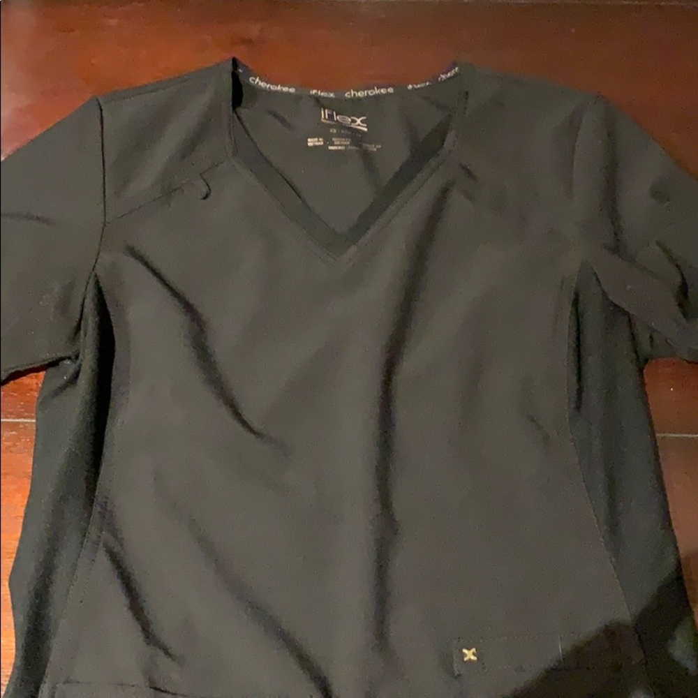 XS scrub top black. Cherokee Iflex